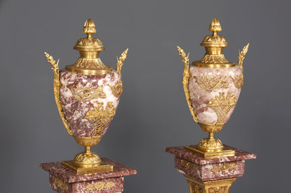 Wunderschöne Barock Stil Säule mit Vase Louis XV Marmor Blumensäule Naturstein Sockel Ablage