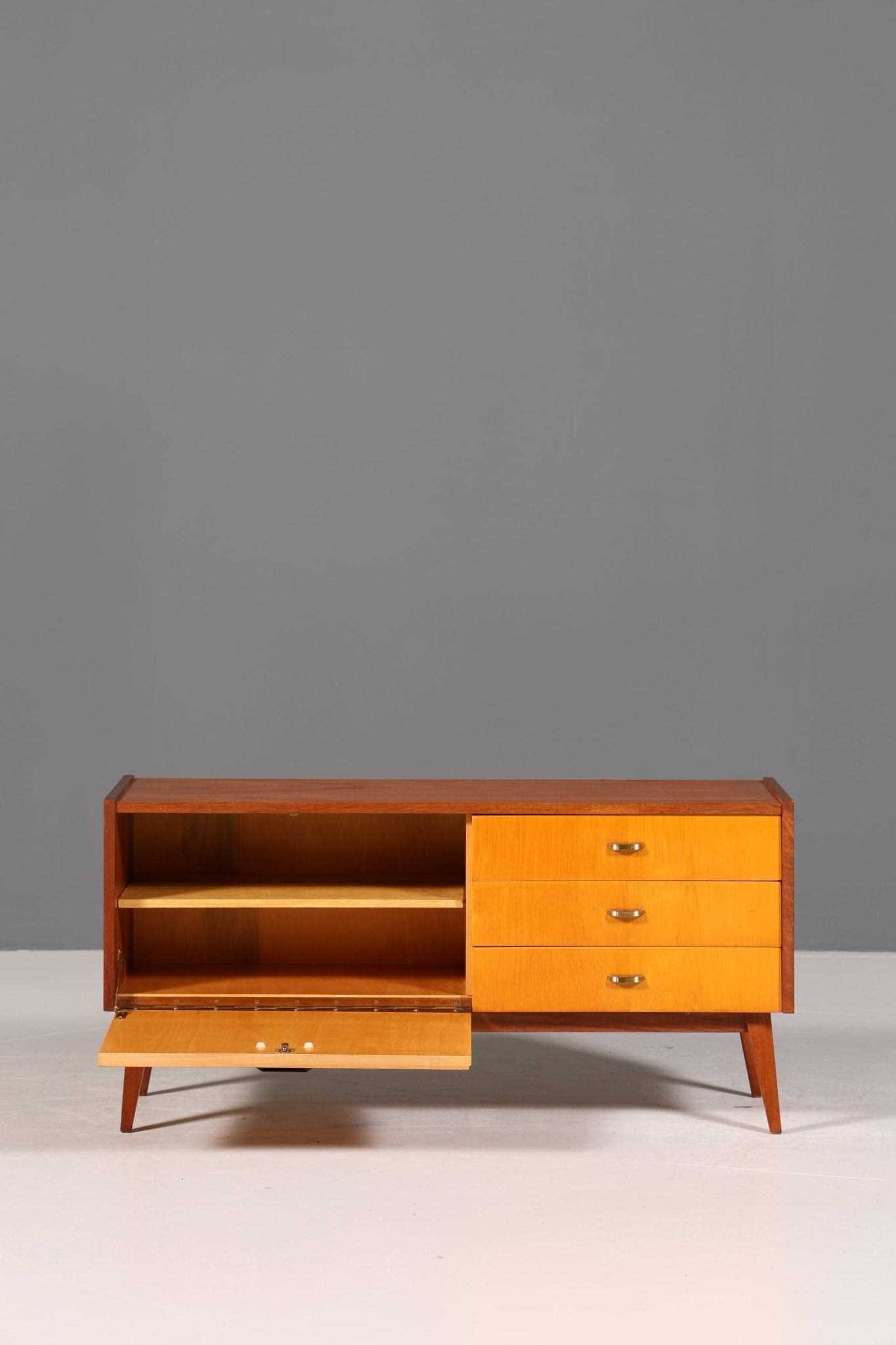 Traumhaftes Mid Century Sideboard Vintage TV Kommode 60s Schrank Flurkommode Klappschrank