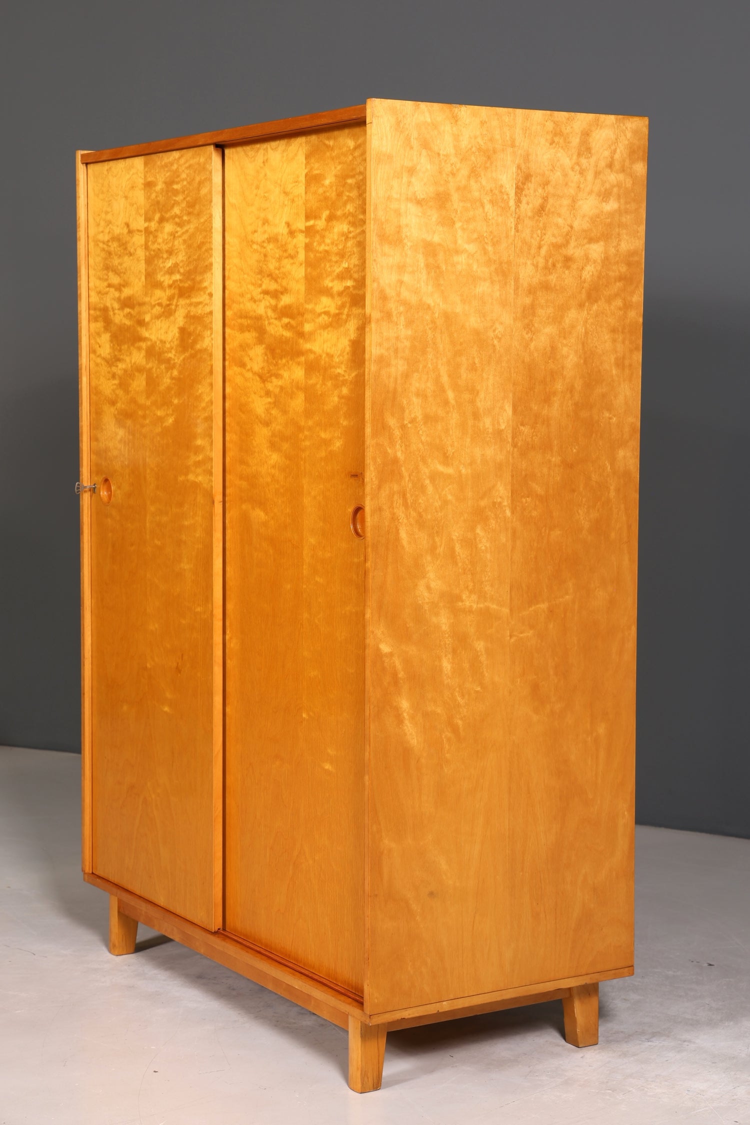Traumhafter Mid Century Kleiderschrank Schiebetür Schrank Vintage Schrank Retro Wäscheschrank