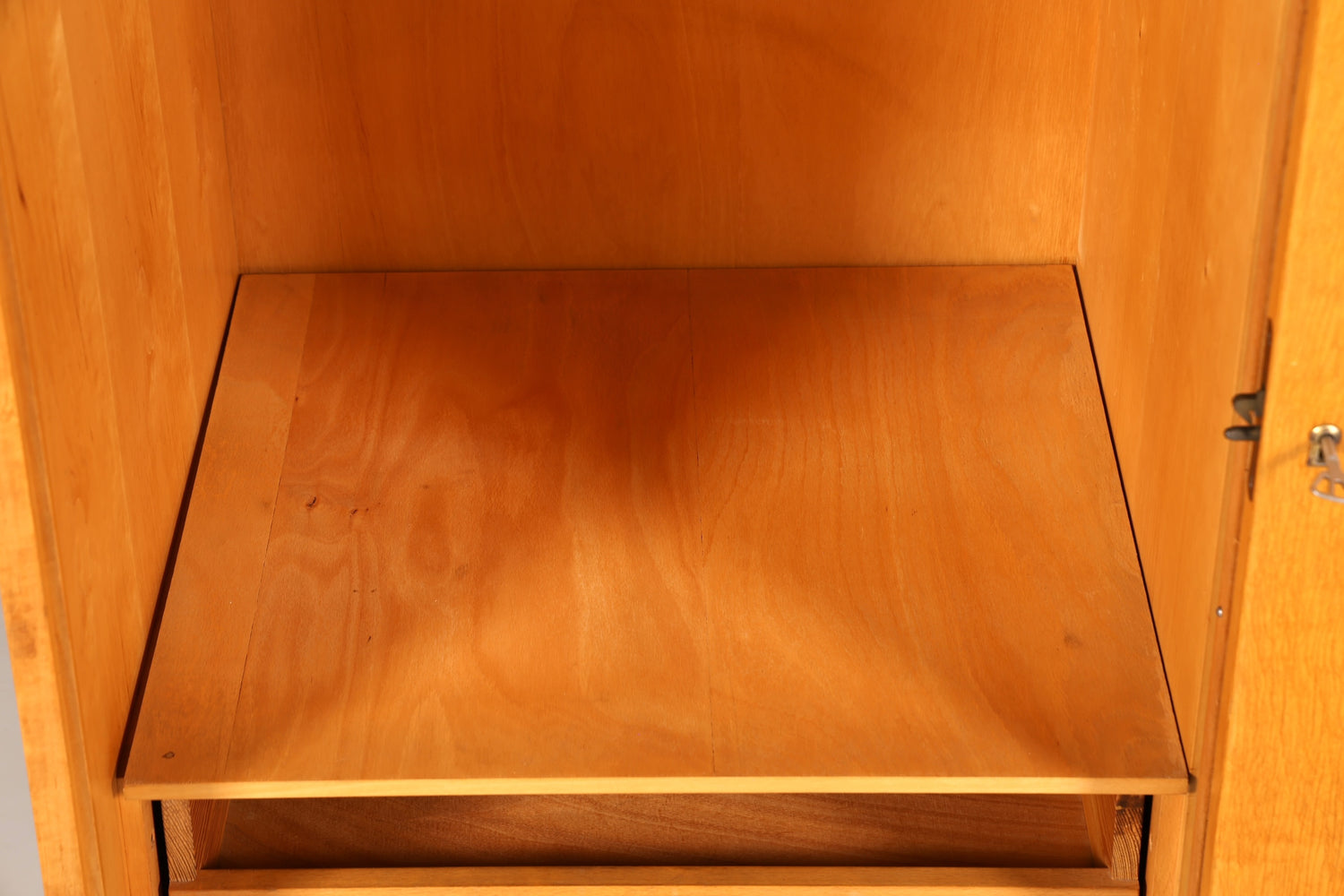 Traumhafter Mid Century Kleiderschrank Schiebetür Schrank Vintage Schrank Retro Wäscheschrank