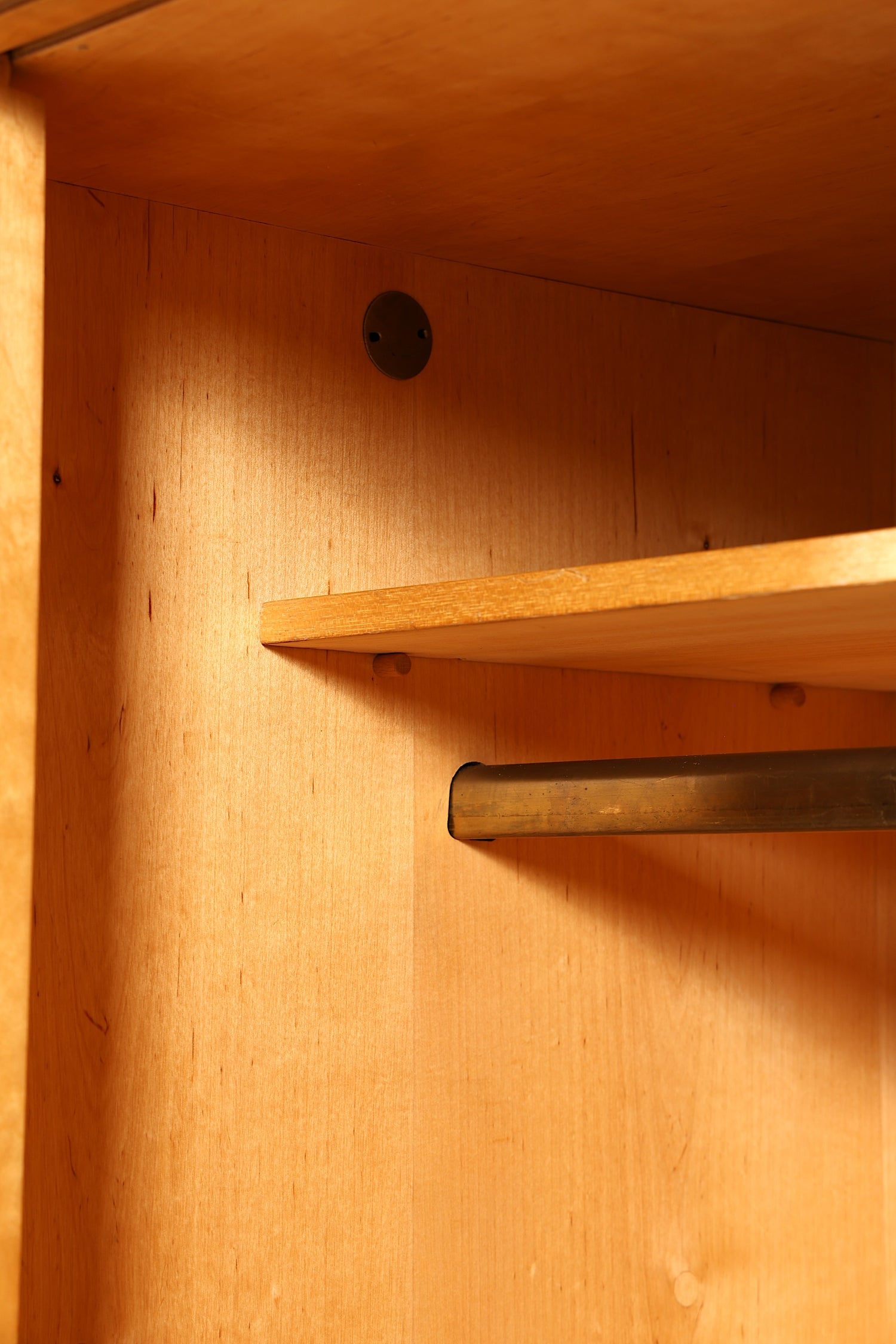 Traumhafter Mid Century Kleiderschrank Schiebetür Schrank Vintage Schrank Retro Wäscheschrank