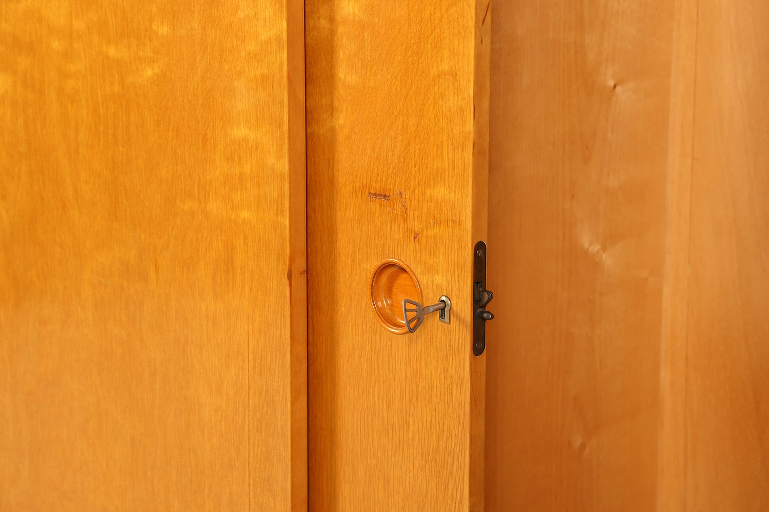 Traumhafter Mid Century Kleiderschrank Schiebetür Schrank Vintage Schrank Retro Wäscheschrank
