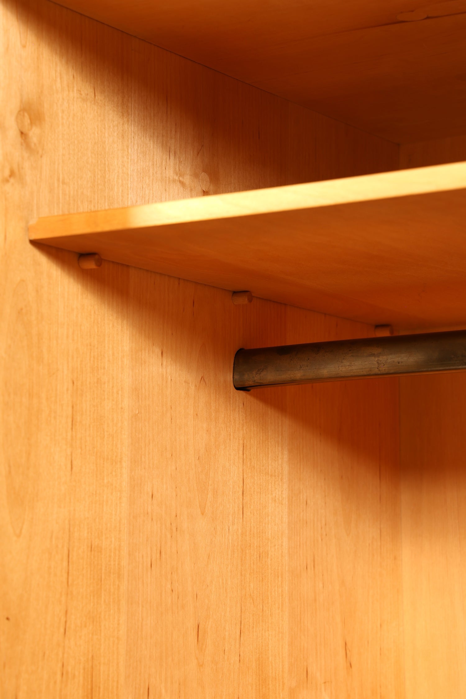 Traumhafter Mid Century Kleiderschrank Schiebetür Schrank Vintage Schrank Retro Wäscheschrank