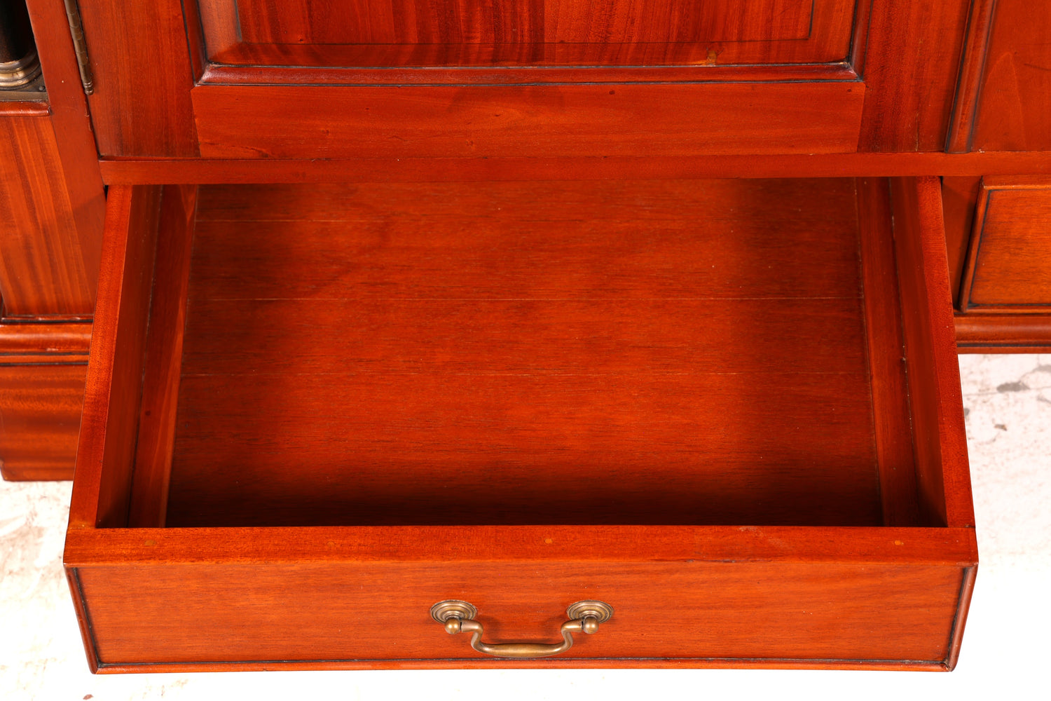 Wunderschöner Biedermeier Kleiderschrank Mahagoni Antik Säulenschrank Dielenschrank Wäscheschrank Massivholz