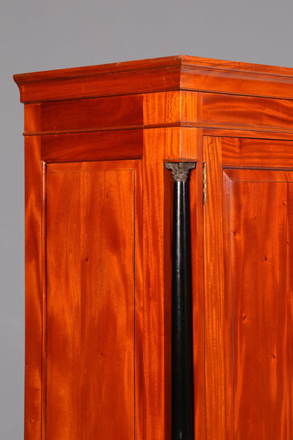 Wunderschöner Biedermeier Kleiderschrank Mahagoni Antik Säulenschrank Dielenschrank Wäscheschrank Massivholz