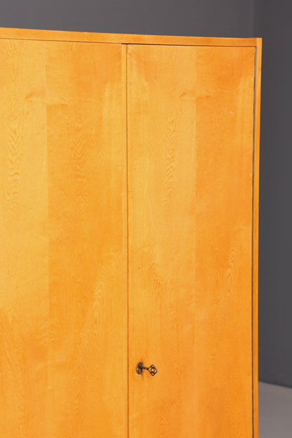 Traumhafter Original Hellerau Kleiderschrank Mid Century Vintage Schrank Retro Wäscheschrank Dielenschrank