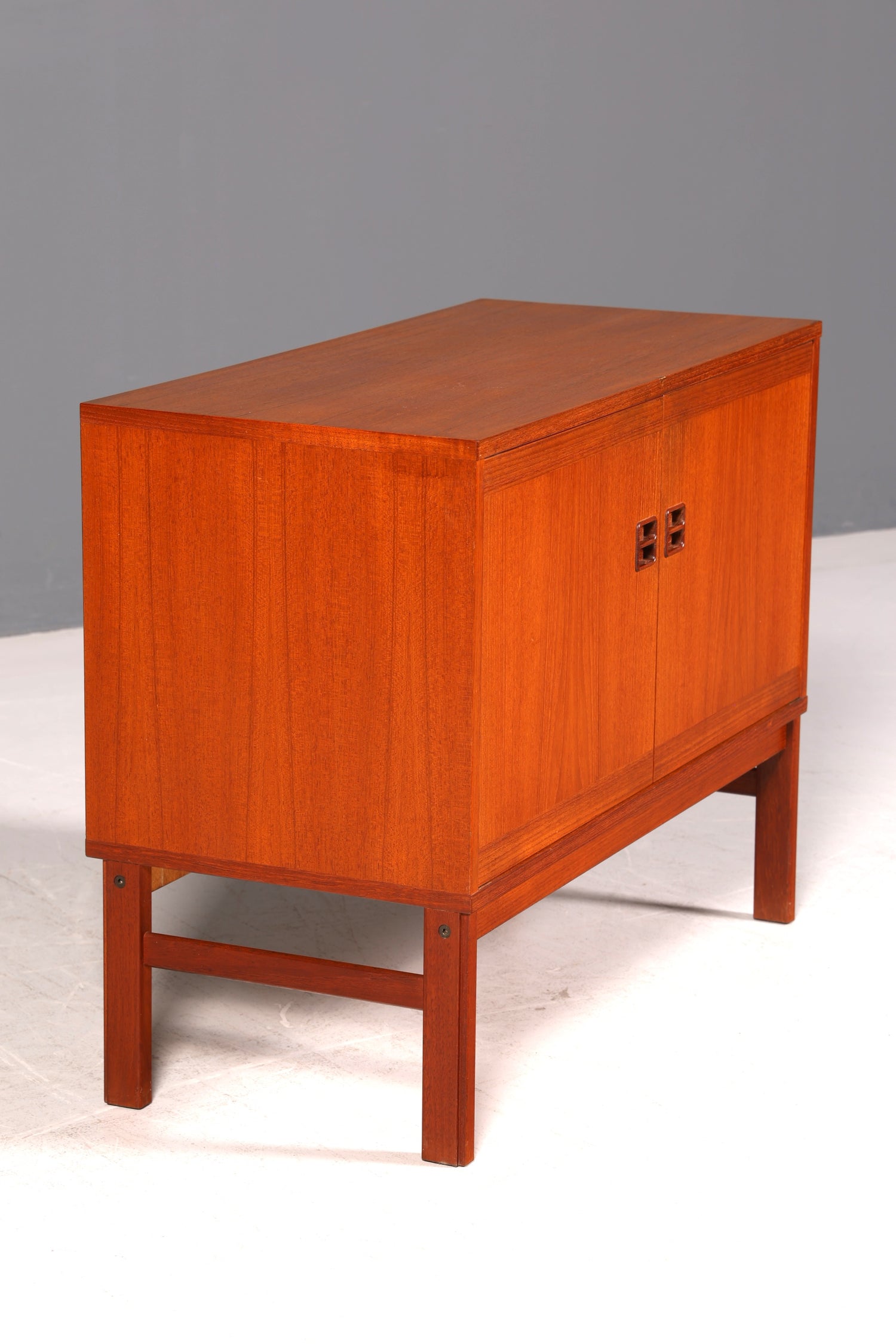 Wunderschöne Mid Century Kommode Vintage Schrank Retro Flurkommode 60s Sideboard Designklassiker