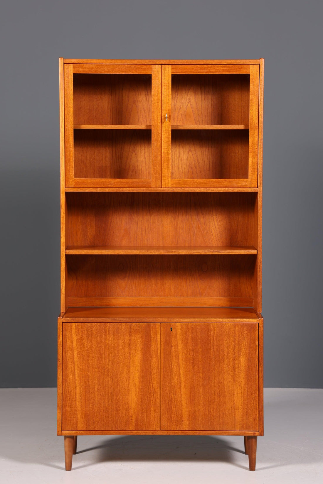 Stilvolles Mid Century Regal Danish Design Teak Holz Schrank Vitrine Retro Kommode Vintage Bücherregal 60er Jahre