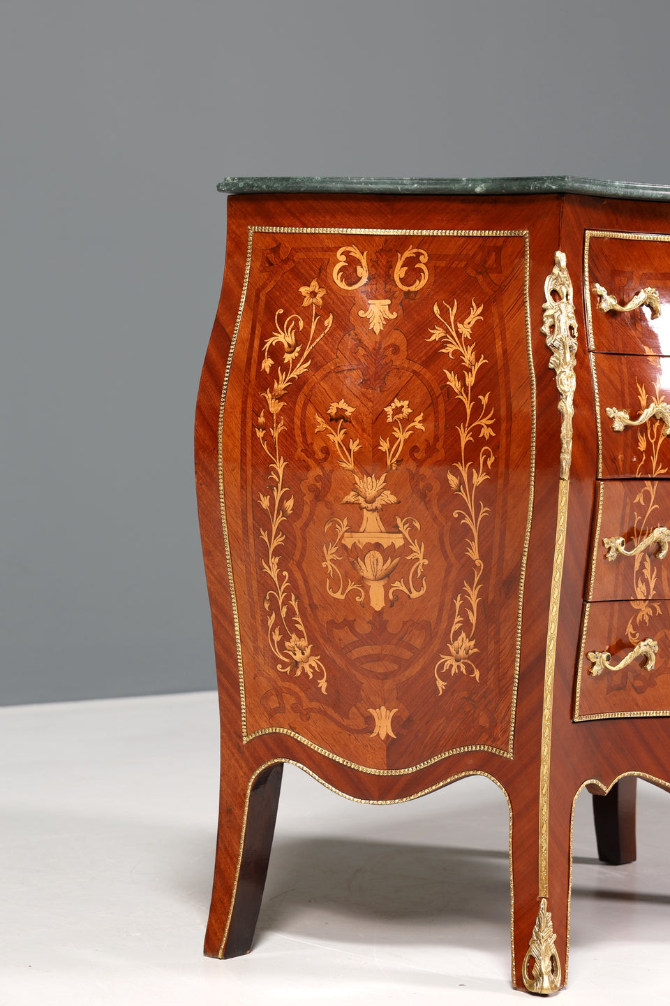 Königliche Bauchige Barock Kommode Messing Marmor Louis XV Sideboard Antik Stil