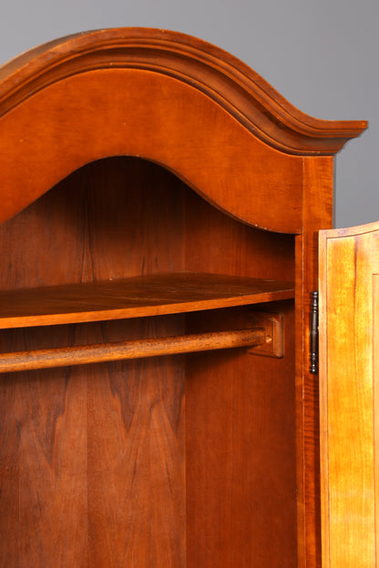 Traumhafter Original Selva Schrank Antik Stil massiv Holz Dielenschrank Kleiderschrank Wäscheschrank
