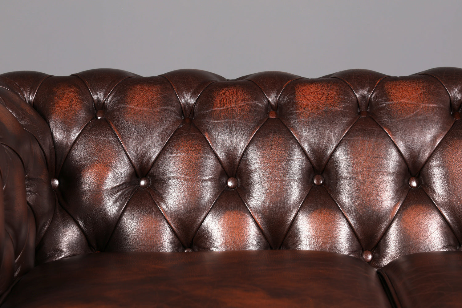 Beautiful Original Centurion Chesterfield 2-Seater Sofa, England, Genuine Leather Upholstered Sofa