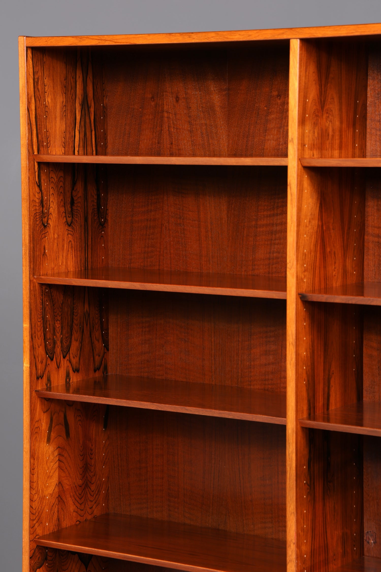 Stunning XXL Original Hundevad Mid-Century shelving unit in rosewood, Danish Design, Made in Denmark, vintage 1960s bookcase