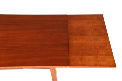 Hauptstadt Möblerei Mid Century Esstisch aus Holz mit ausziehbarer Tischplatte in warmer brauner Maserung