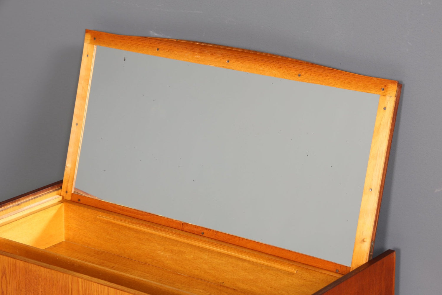 Schlichte Mid Century Kommode Vintage Schrank Retro Flur Kommode 60s Regal Schrank Frisier Kommode