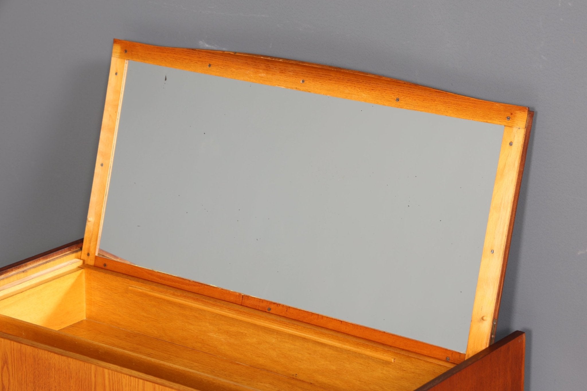 Schlichte Mid Century Kommode Vintage Schrank Retro Flur Kommode 60s Regal Schrank Frisier Kommode
