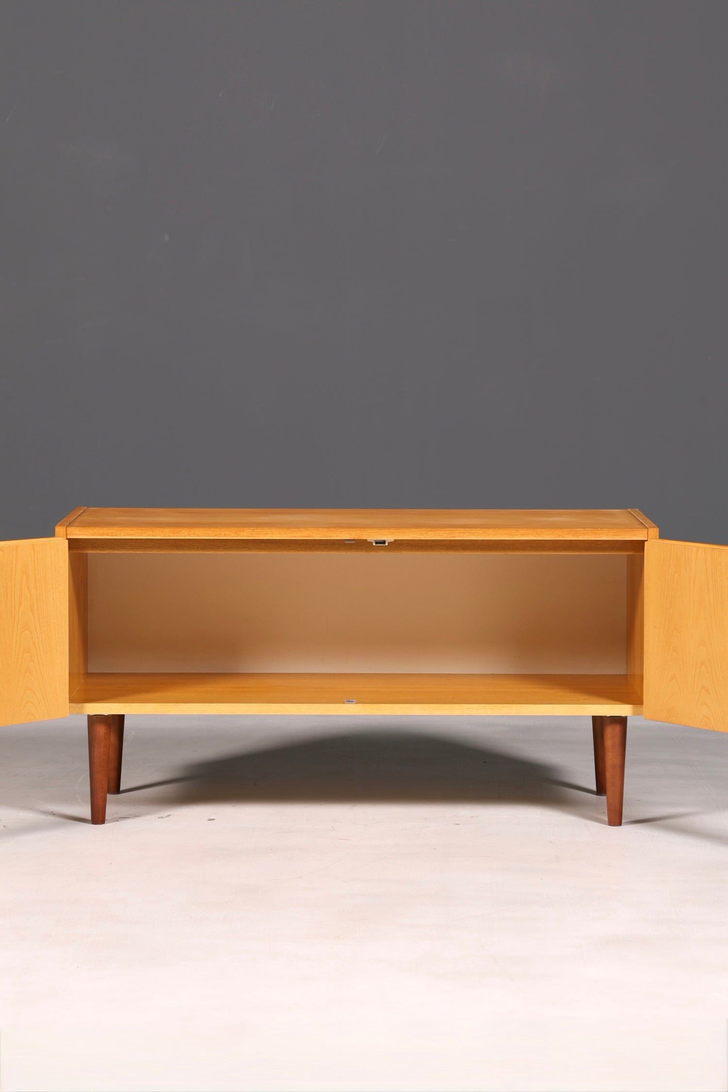Beautiful original Hellerau mid-century chest of drawers, model 427, sideboard TV cabinet, vintage genuine wood