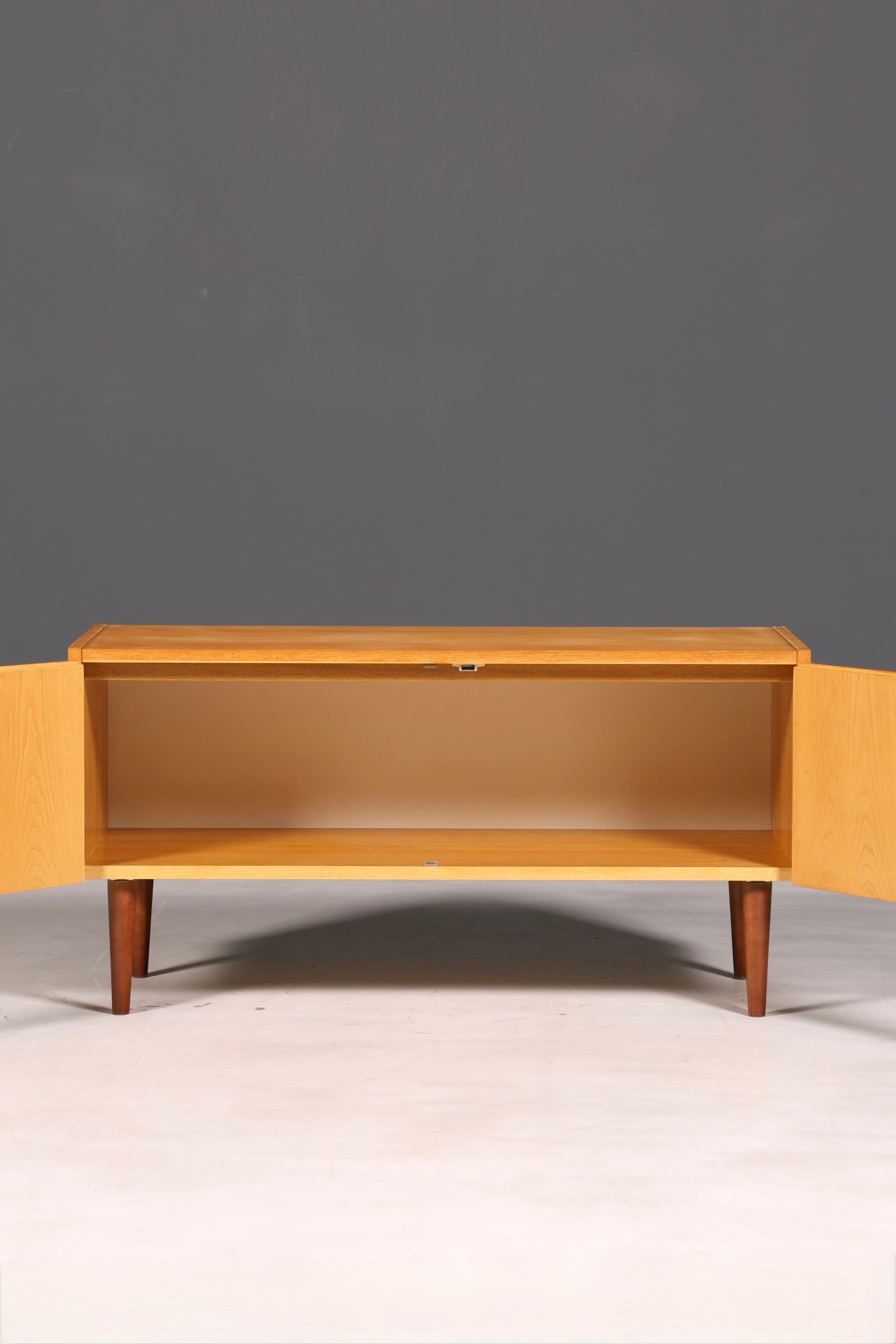 Beautiful original Hellerau mid-century chest of drawers, model 427, sideboard TV cabinet, vintage genuine wood