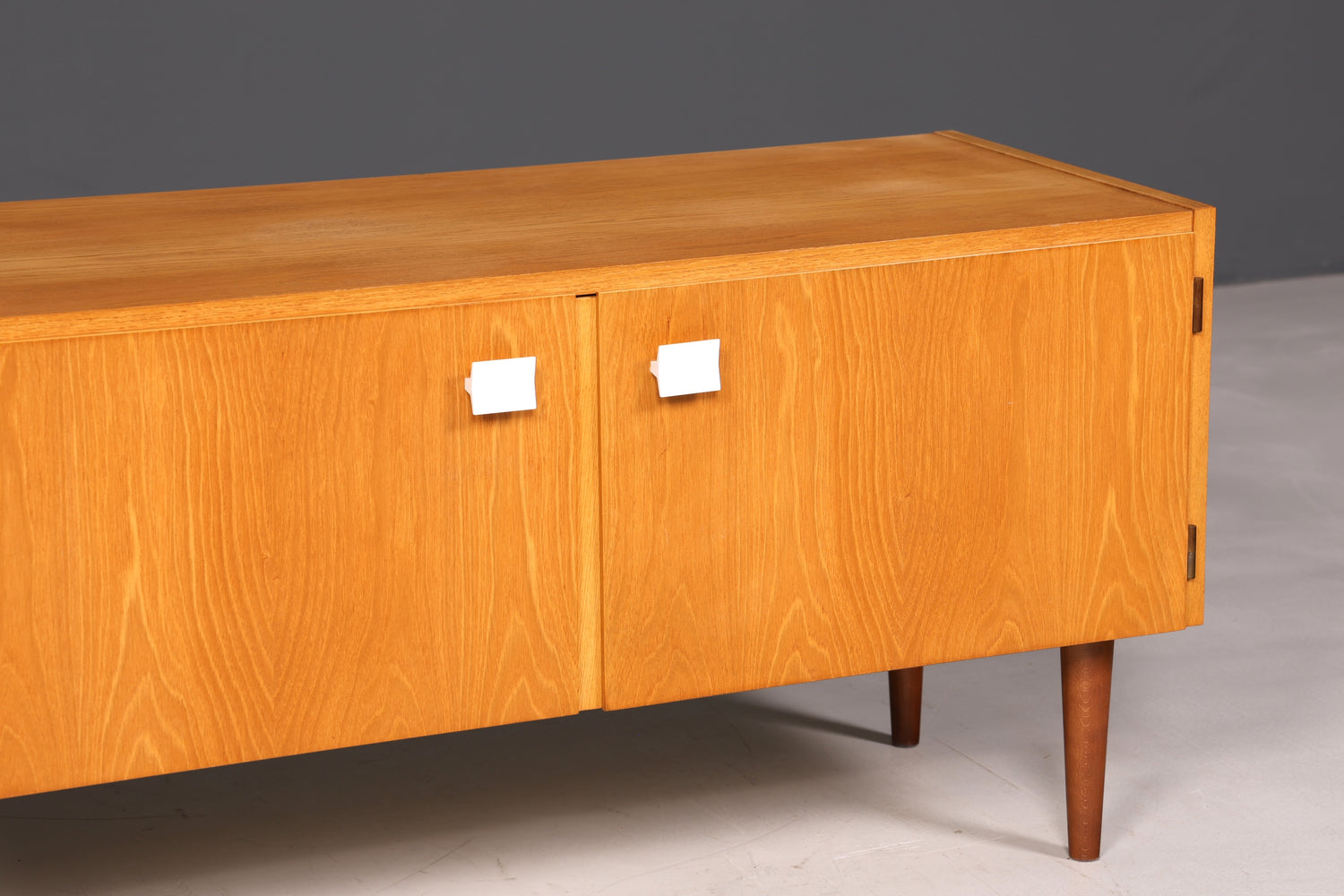 Beautiful original Hellerau mid-century chest of drawers, model 427, sideboard TV cabinet, vintage genuine wood