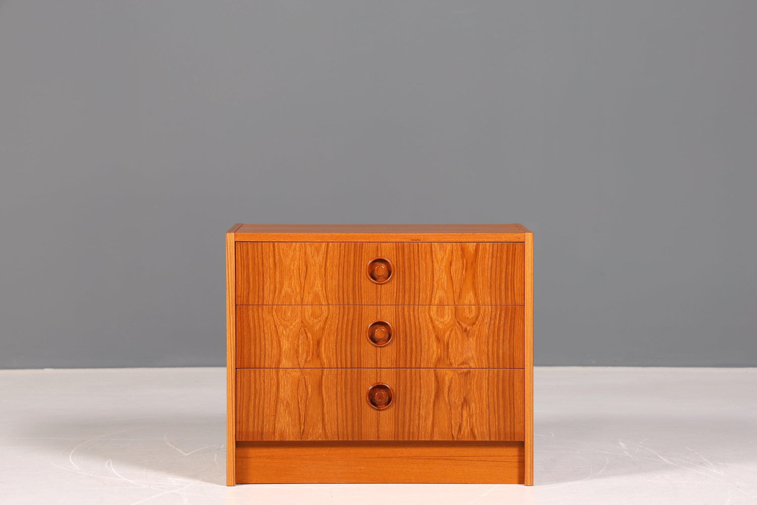 Wunderschöne Mid Century Kommode Vintage Flur Kommode 60s Schubladenkommode Nachttisch