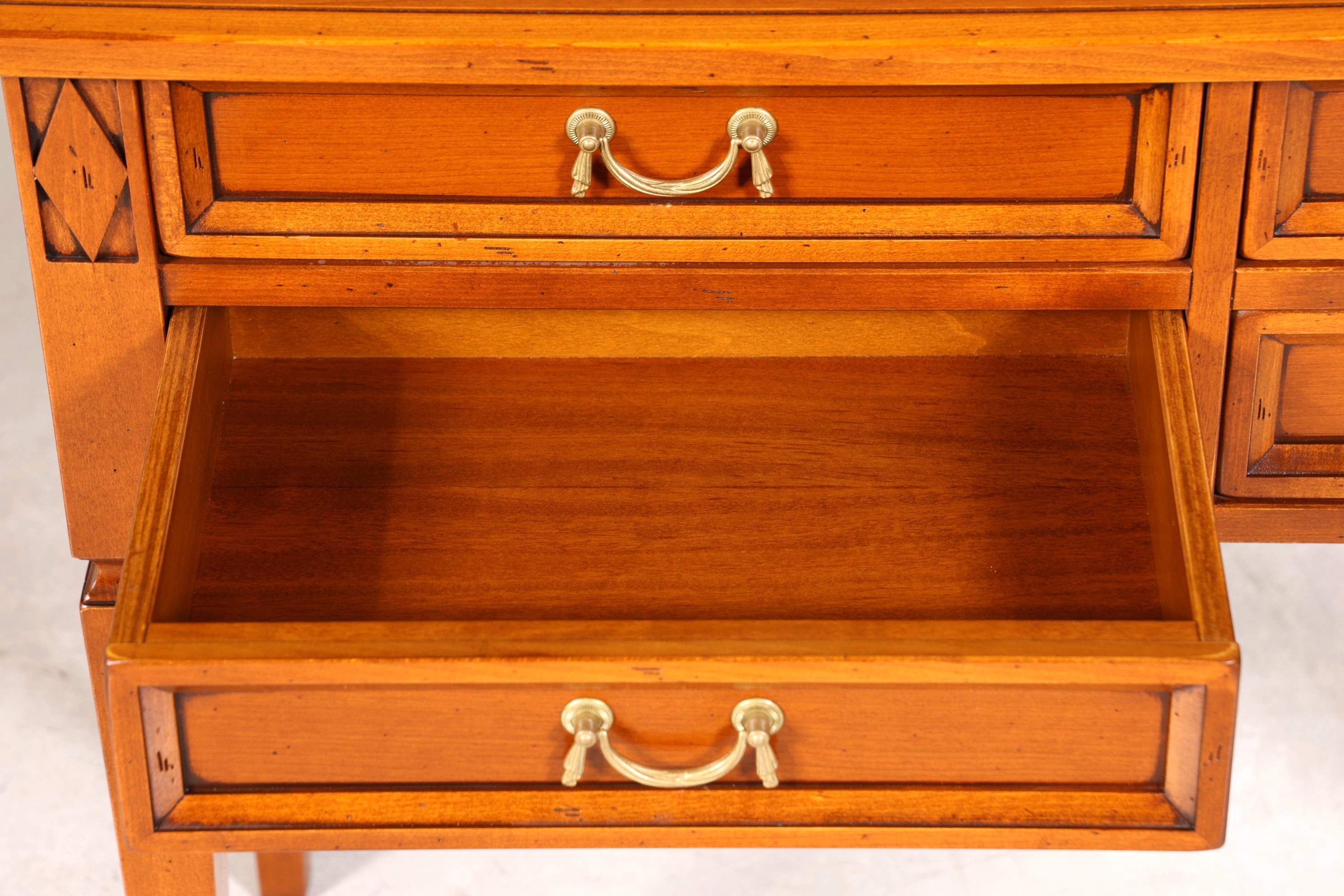 Wunderschöner Original Selva Villa Borghese Tisch massiv Holz Kommode Konsolentisch Ablagetisch Schreibtisch