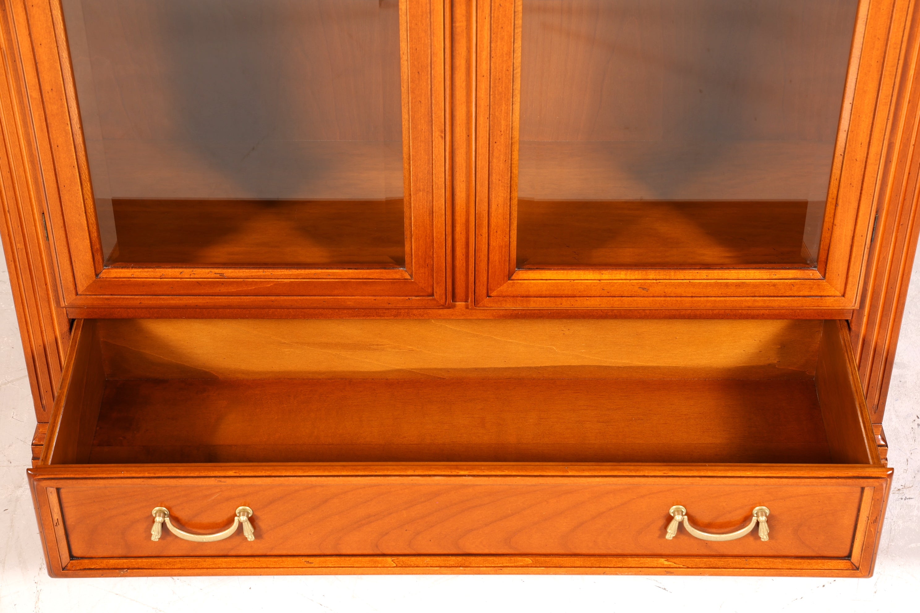 Traumhafte Original Selva Vitrine Antik Stil massiv Holz Buffet Villa Borghese Schrank Regal