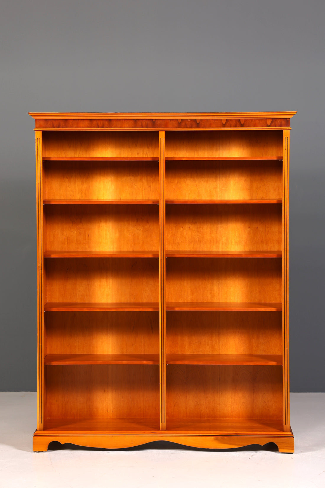 Wunderschönes Englisches Bücherregal Eibe Antik Regal Bookshelf Buchablage 60s