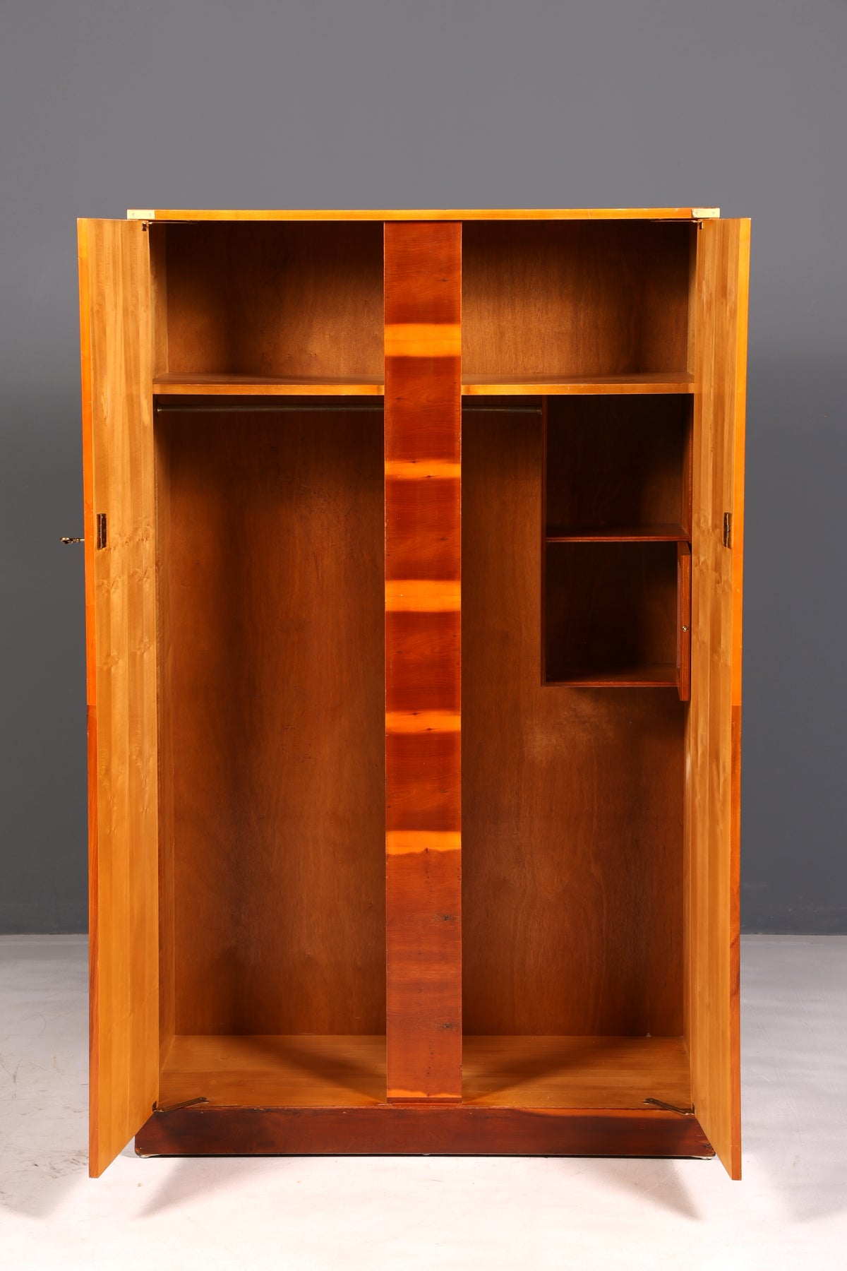 Beautiful Maritime Cabinet Military Chest Wardrobe Yew Vertiko Antique Colonial Hallway Cabinet
