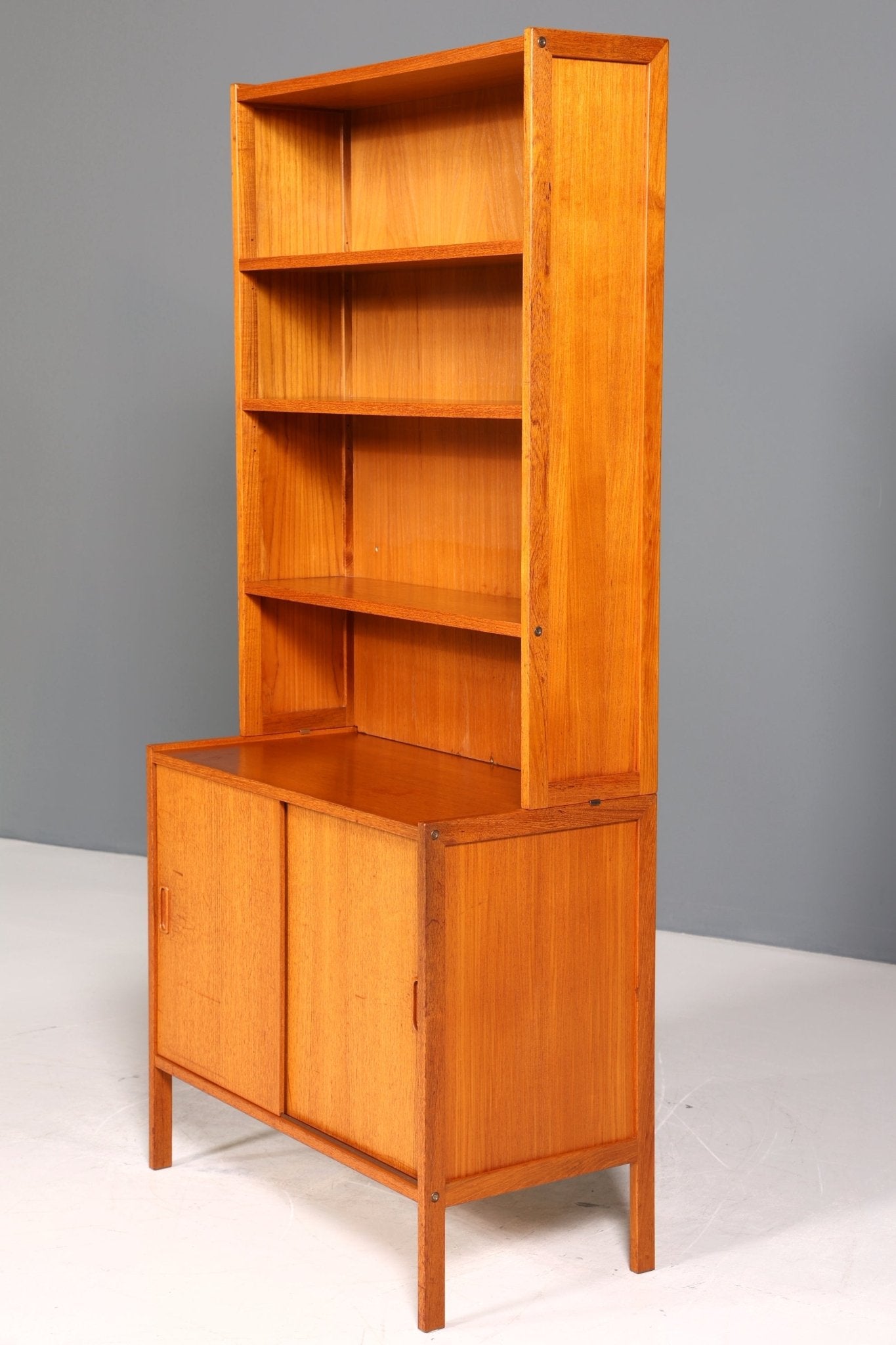Schlichtes Mid Century Bücherregal Danish Design Schrank Retro Kommode Schiebetür Regal Vintage 1 von 2