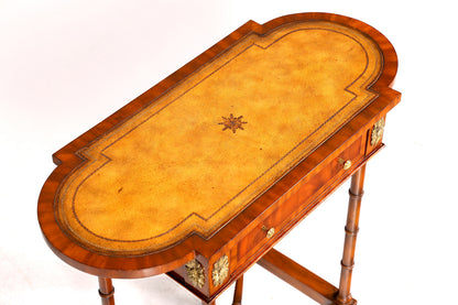 Edler Louis XV Beistelltisch Arthur McMillan Barock Stil Ablagetisch Echt Leder Antik