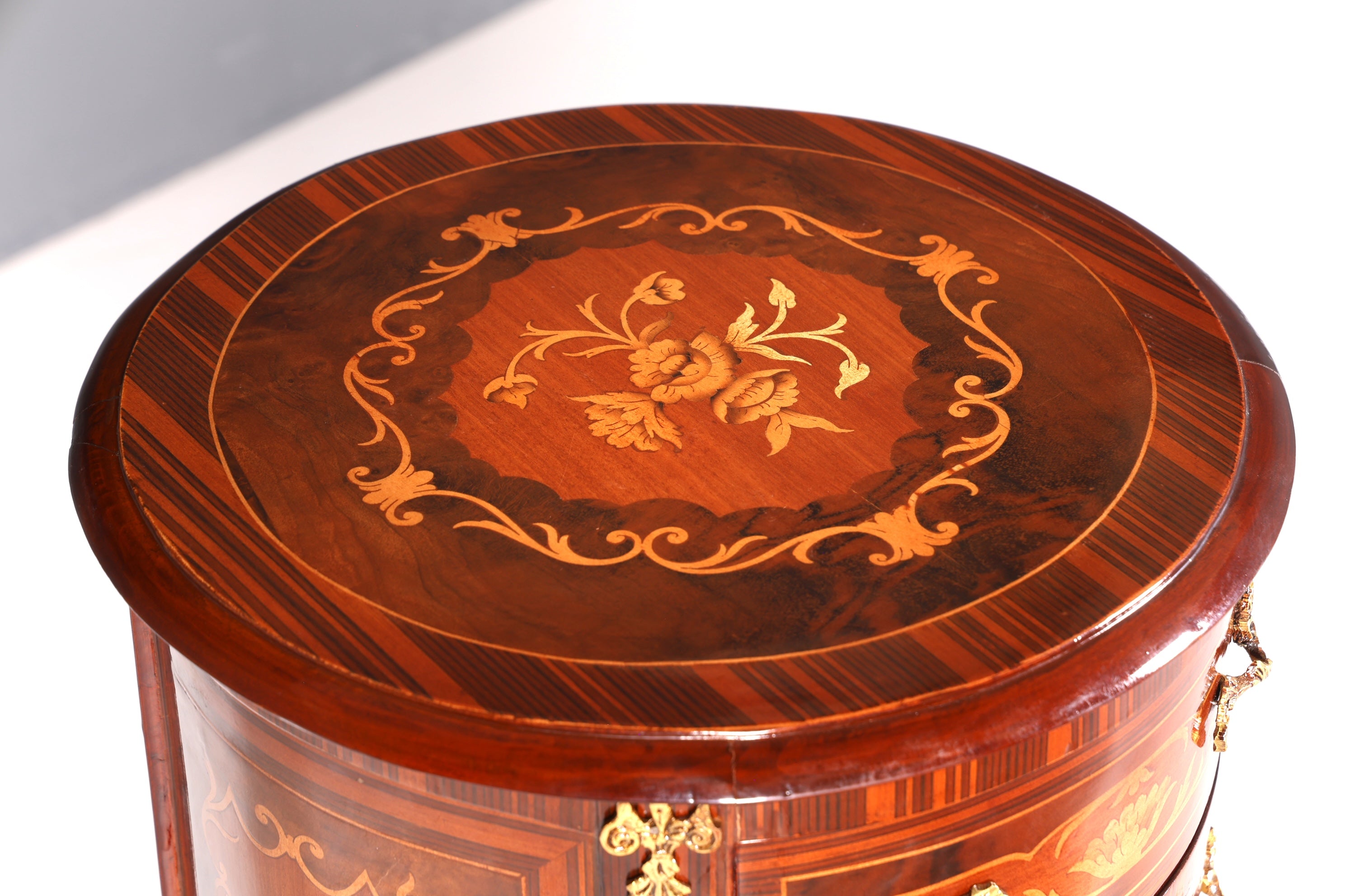 Traumhafte Barock Stil Kommode Vertiko Intarsien Schubladenkommode 7-Schübige Kommode