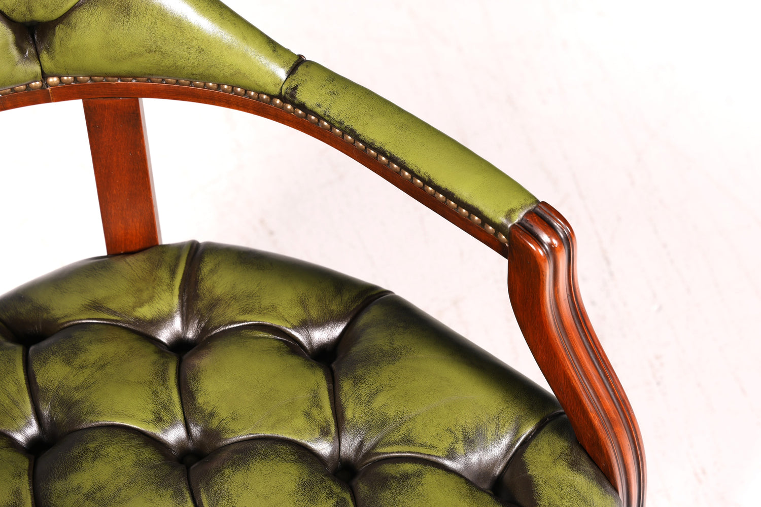 Edler Chesterfield Stuhl Englischer Armlehnstuhl Echt Leder Bürostuhl Sekretär Antik Vintage
