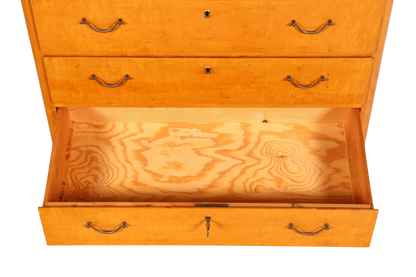 Hauptstadt Möblerei Mid Century Kommode aus massivem Holz mit offener Schublade und klassischen Metallgriffen