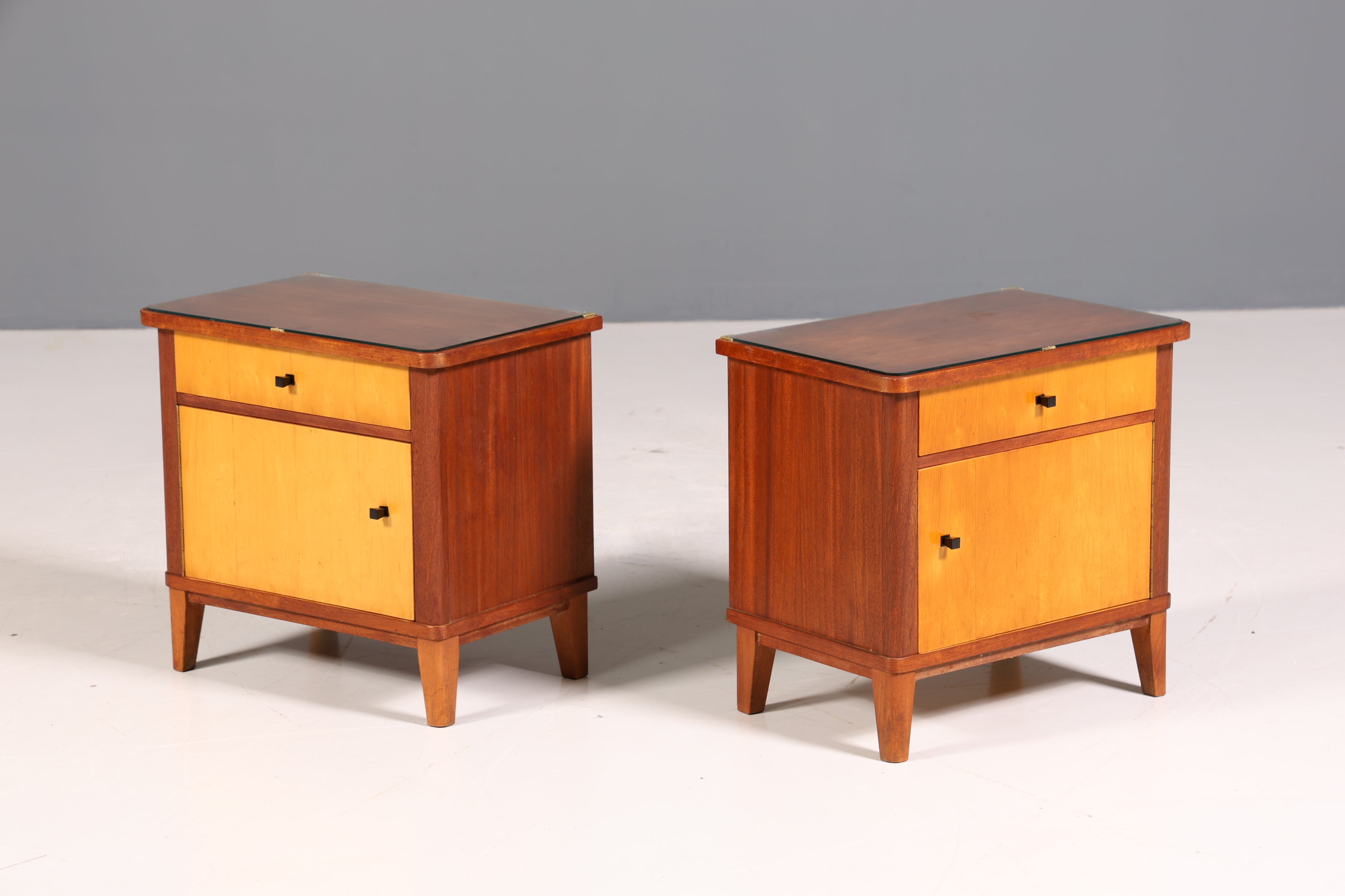 Wunderschöne Mid Century Kommode Vintage Nachttisch 60s Schubladenkommode 1 von 2
