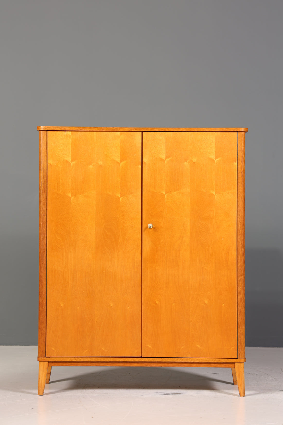 Traumhafter Mid Century Schrank 60er Jahre Wäscheschrank Aktenschrank Kommode Kleiderschrank