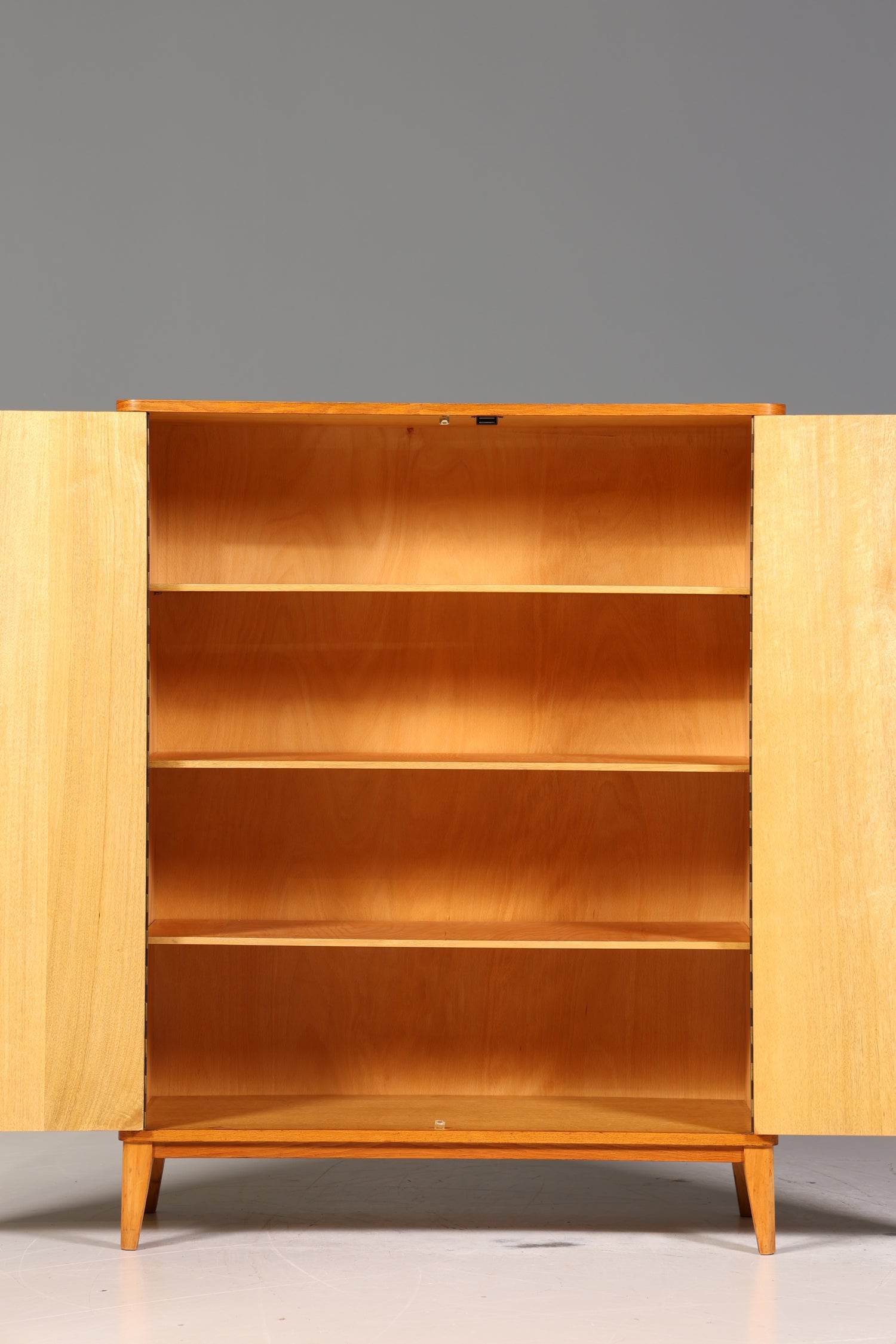 Traumhafter Mid Century Schrank 60er Jahre Wäscheschrank Aktenschrank Kommode Kleiderschrank