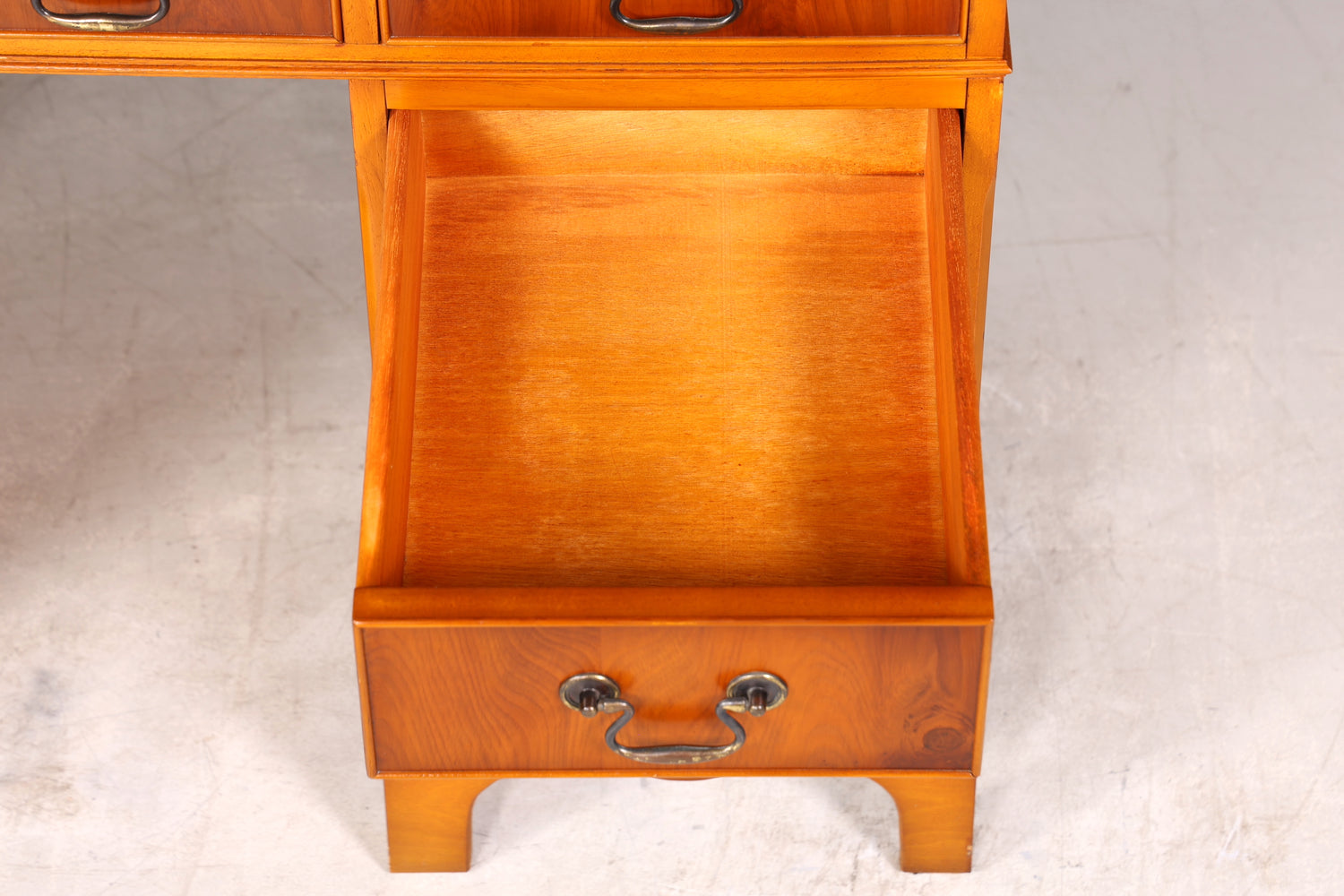 Wunderschöner Englischer Schreibtisch Englisch Eibe Desk Leder Auflage Antik Stil Bürotisch Office Desk