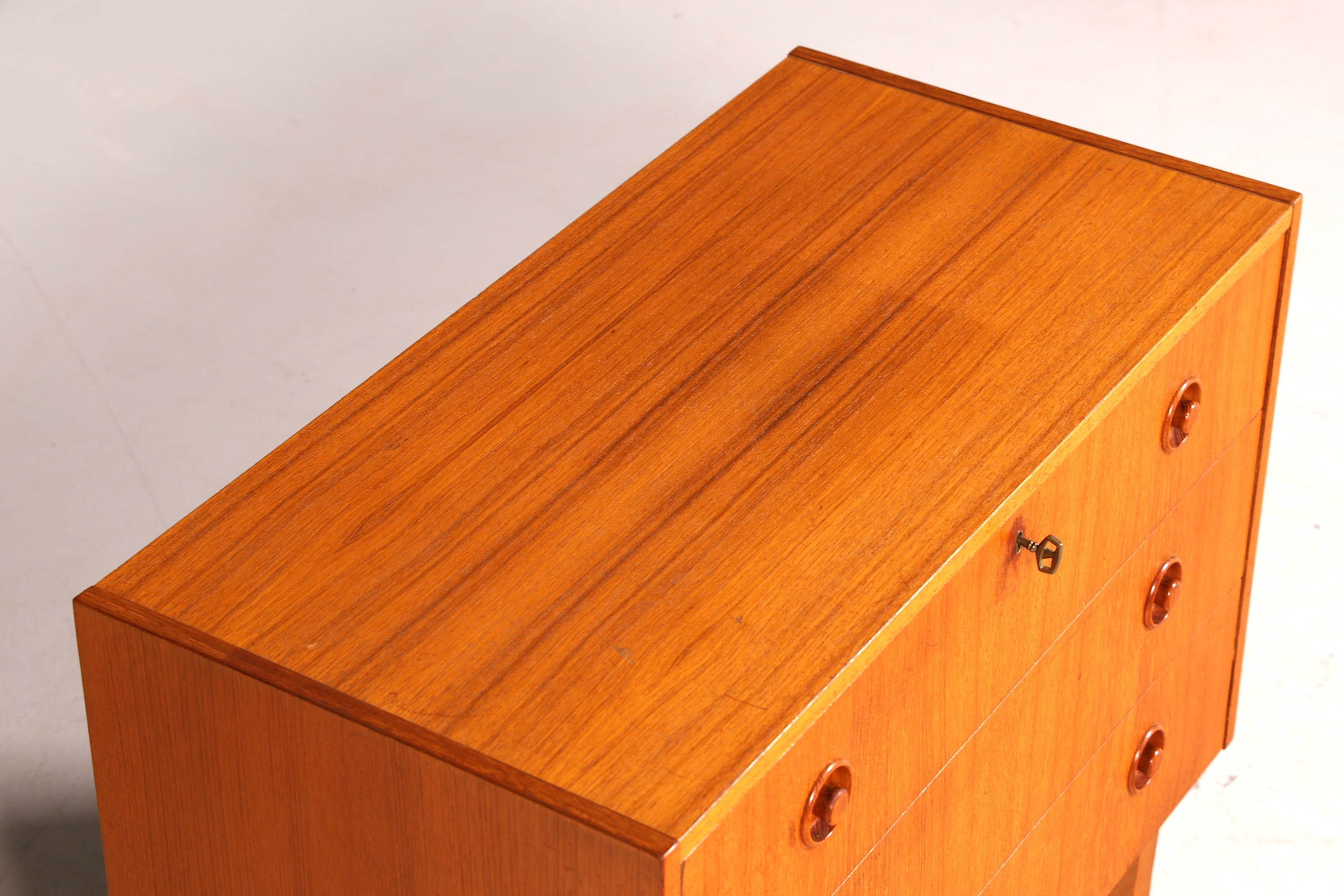 G371 Finish Wunderschöne Mid Century Kommode Teak Holz Sideboard Vintage Schubladen Kommode (Kopie)