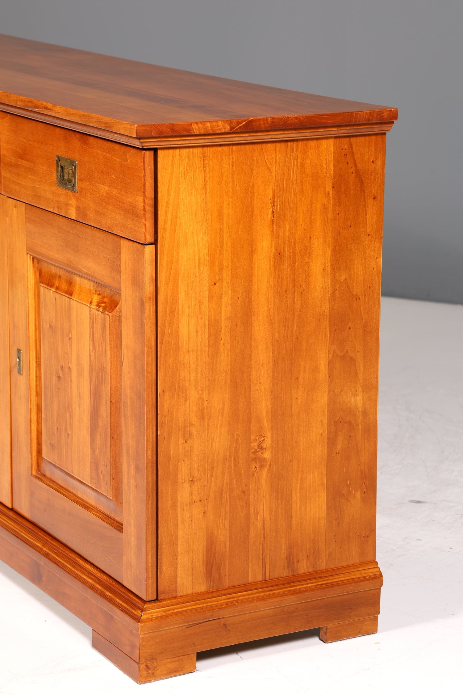 Wunderschönes Sideboard im Maritimen Stil Anrichte Englisch Schrank Kirschholz Kommode Landhausstil