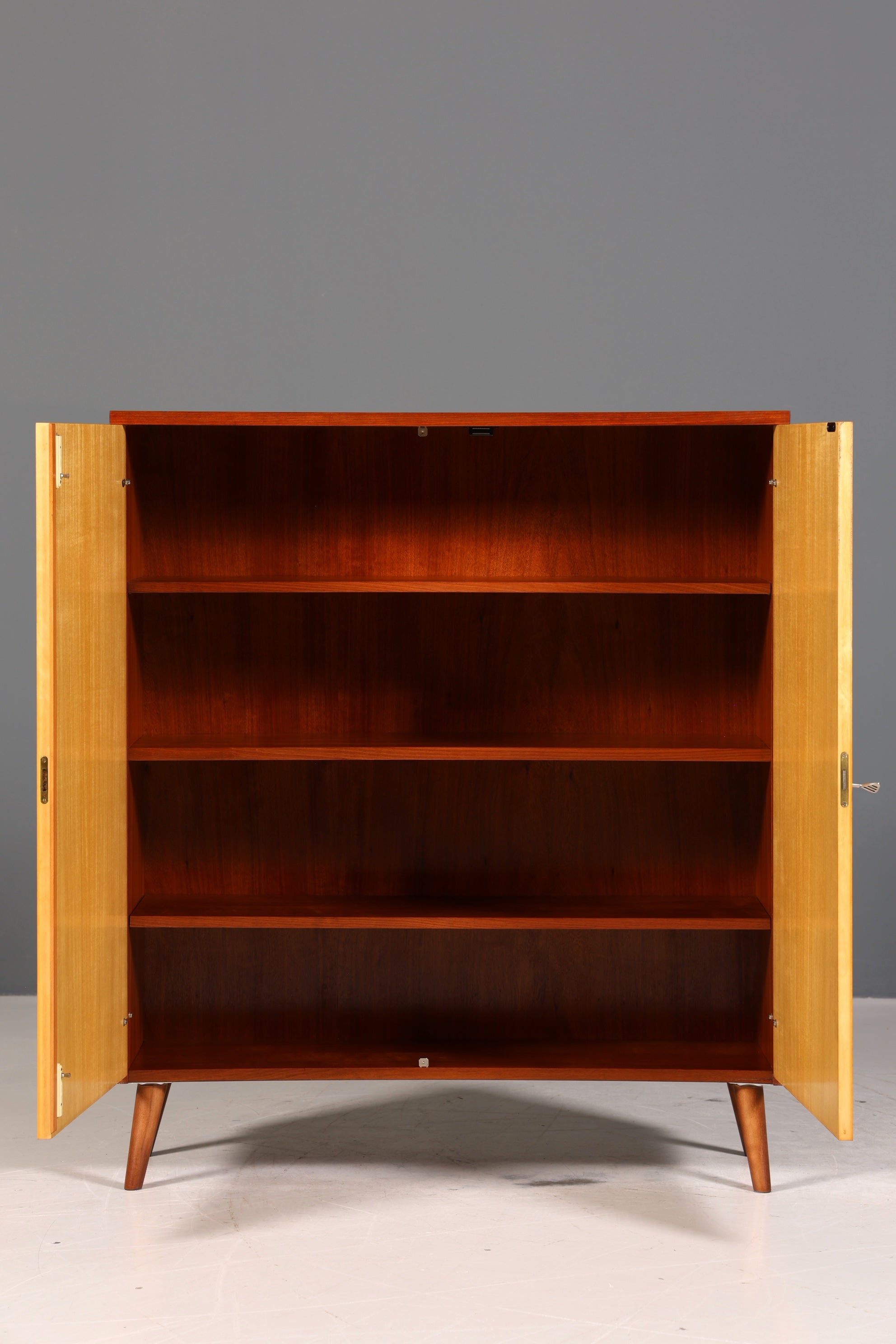 Wunderschöner Mid Century Schrank 60er Jahre Vertiko Vintage Wäscheschrank Aktenschrank Kommode