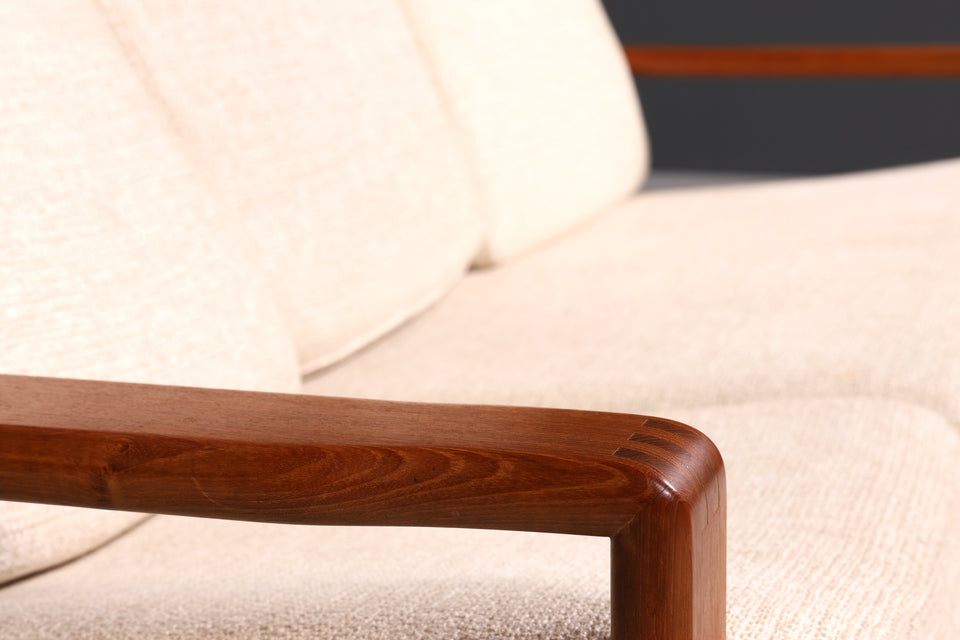 Schlichtes Mid Century Sofa Danish Design Couch Teak Holz 3-Sitzer Sofa