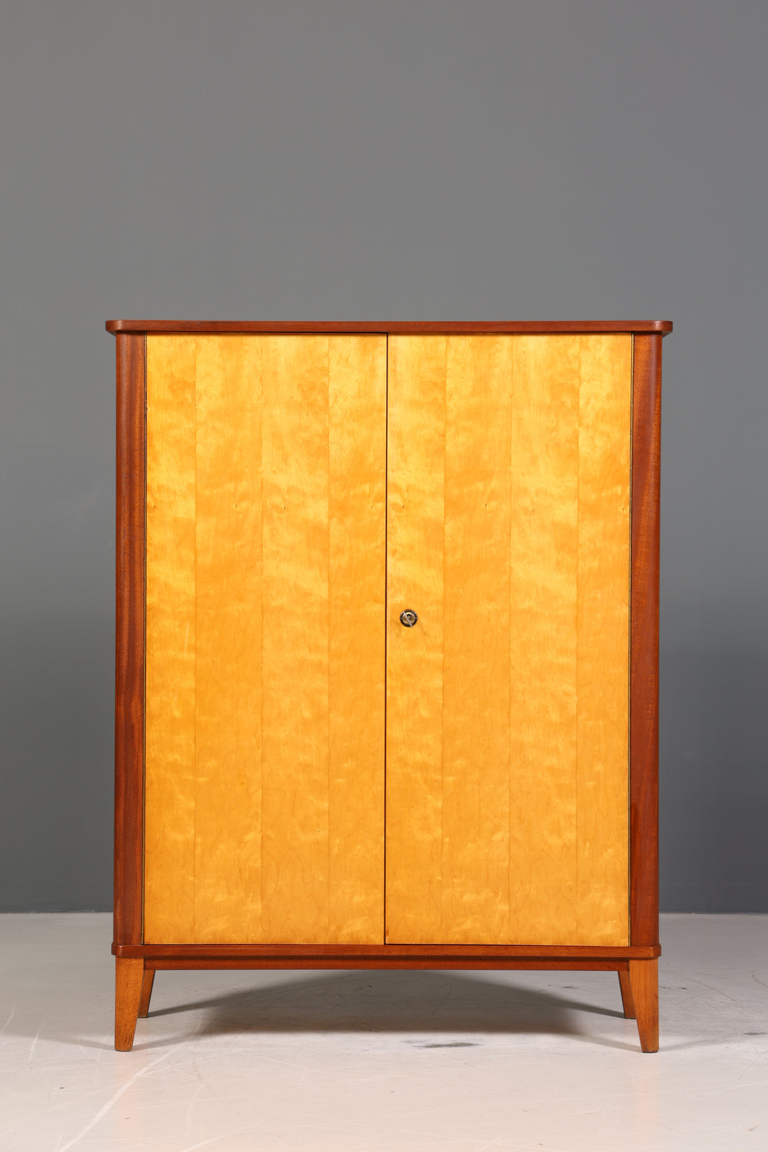 Wunderschöner Mid Century Schrank 60er Jahre Wäscheschrank Retro Vertiko Aktenschrank Kommode