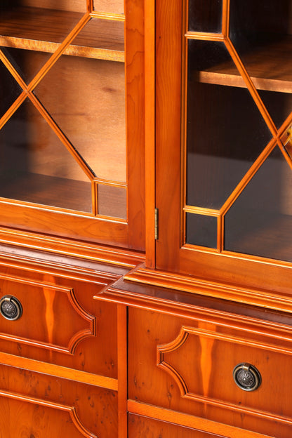 G387 Finish Wunderschöne Englische Vitrine Bücherschrank Buffet Antik Stil Englisch Eibe Glasvitrine Bibliothek (Kopie)