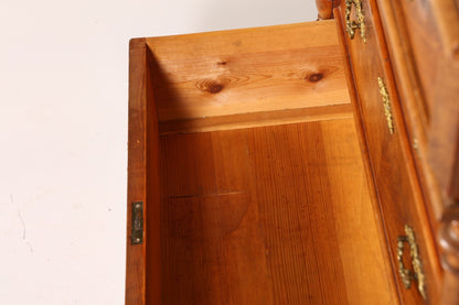 Beautiful Wilhelminian style chest of drawers Louis Philippe Vertiko walnut sideboard around 1880
