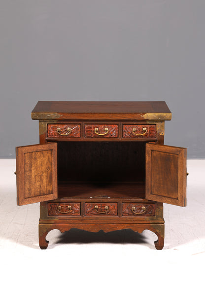 Edle Asiatische Kommode Schnitzereien Antik Korea Schrank Beistellschrank Messingbeschläge Holz Vintage