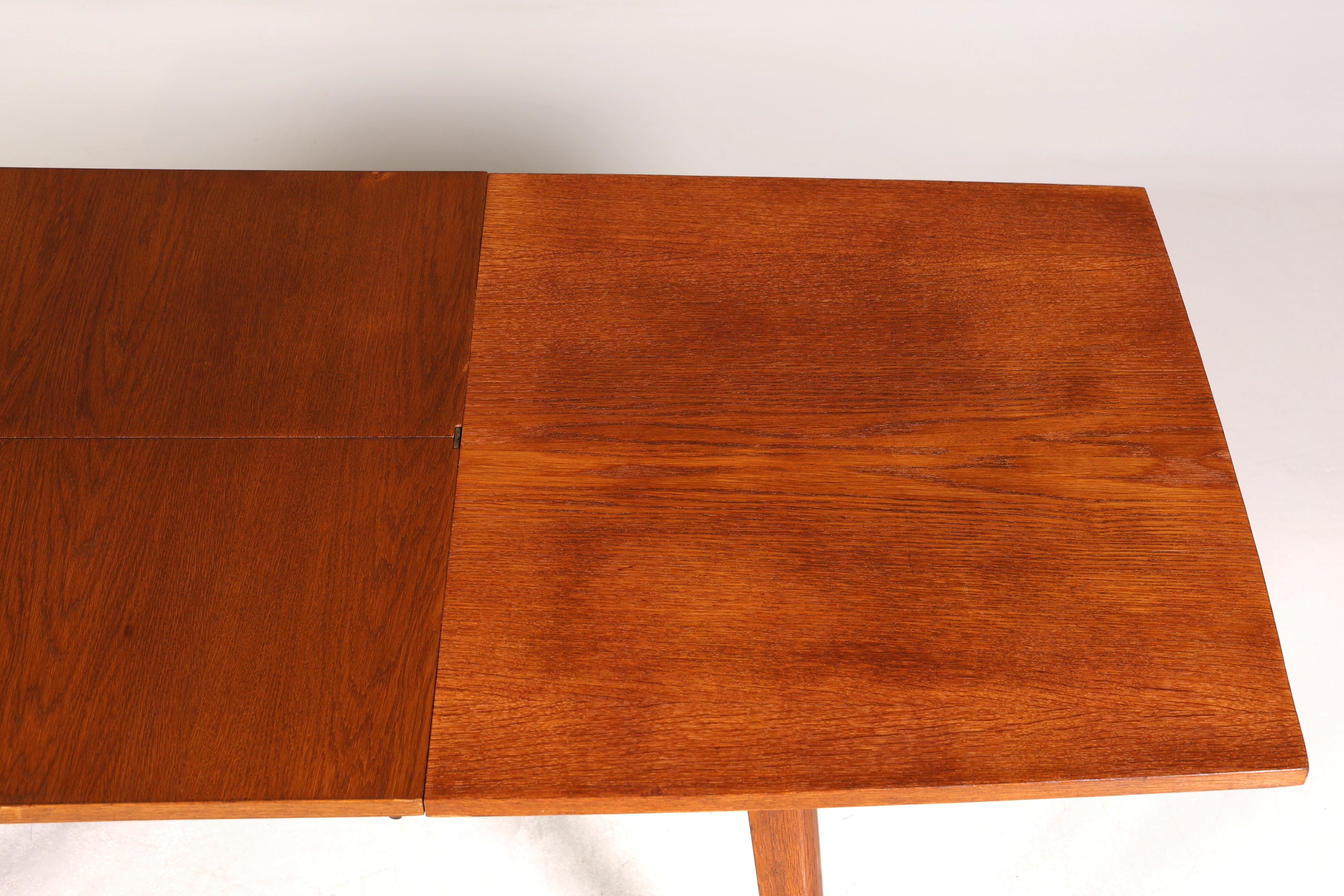 Schlichter Mid Century Esstisch ausziehbarer und höhenverstellbarer Vintage Tisch Retro Küchentisch