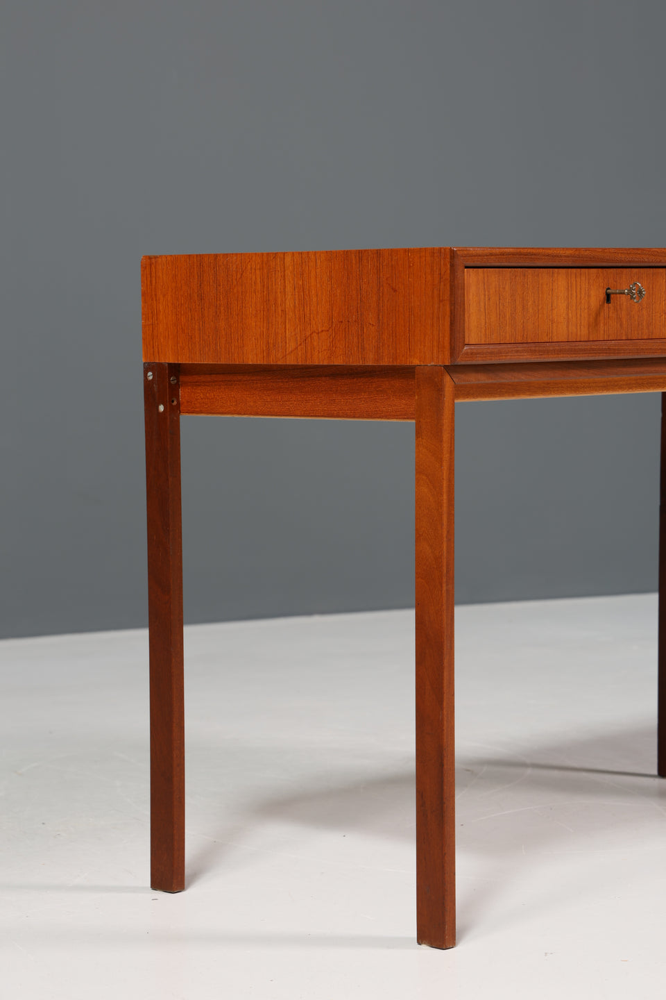Wunderschöner Schreibtisch "Made in Denmark" Teak Holz 60er Jahre Büro Tisch Desk