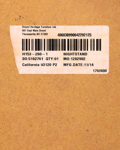 Hauptstadt Möblerei Drexel Heritage Echtholz Kommode Produktetikett mit Barcode und Herstellungsdetails