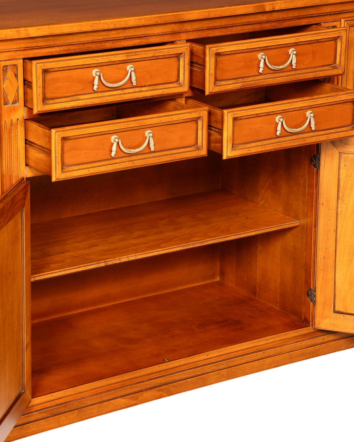 Hauptstadt Möblerei Selva Sideboard Villa Borghese aus Massivholz im Antik Stil mit offenen Schubladen