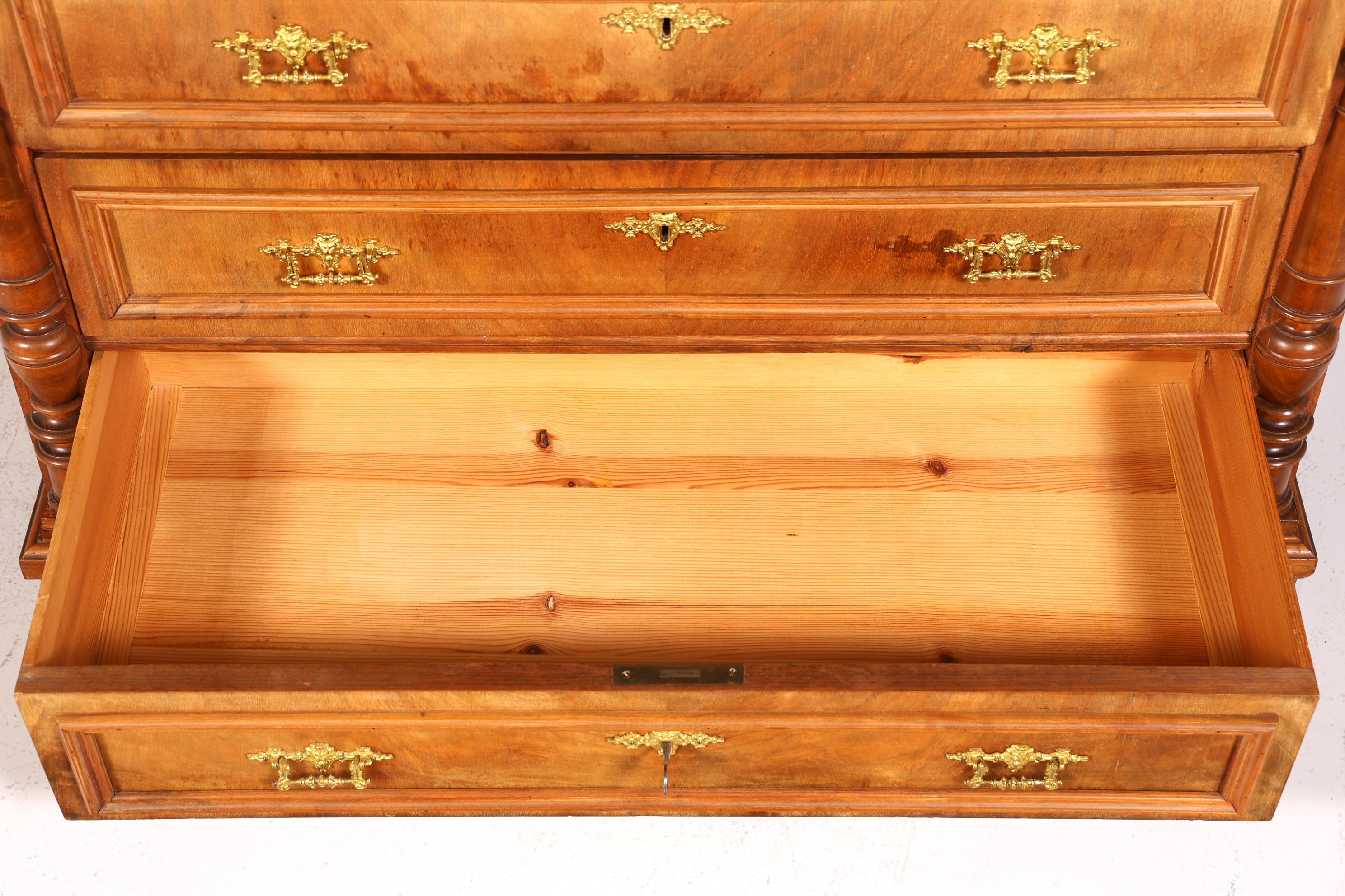 Stilvolles Gründerzeit Kommode Louis Philippe Schubladenkommode Nussbaum Sideboard um 1880