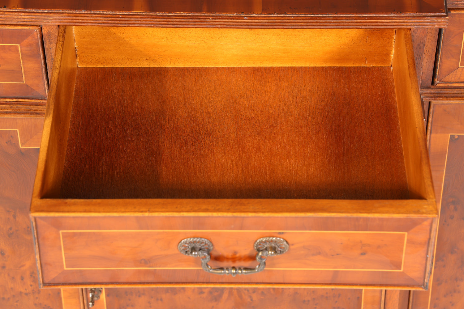 Wunderschönes Englisches Sideboard echt Holz Schrank Antik Stil Buffetschrank Kommode